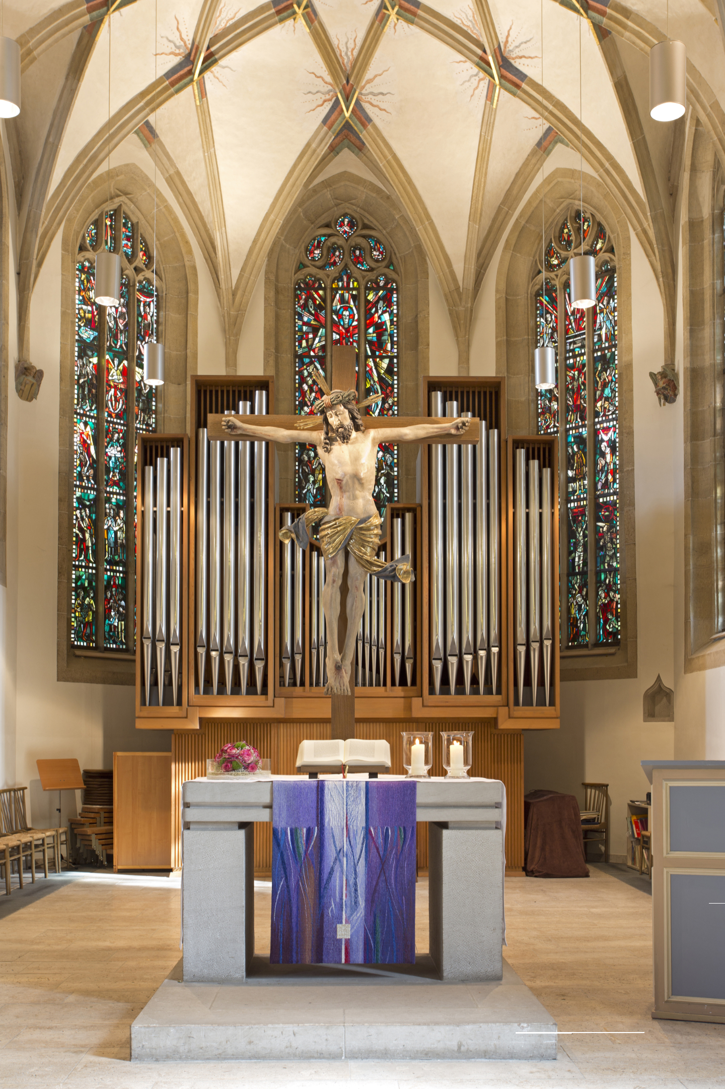 violettes Altarparament für die ev. Kirche in Plieningen